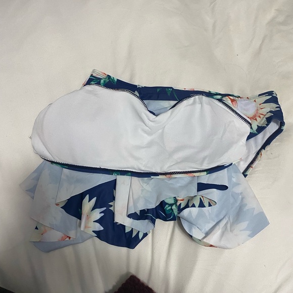 Ruffle bathing suit - Picture 5 of 5